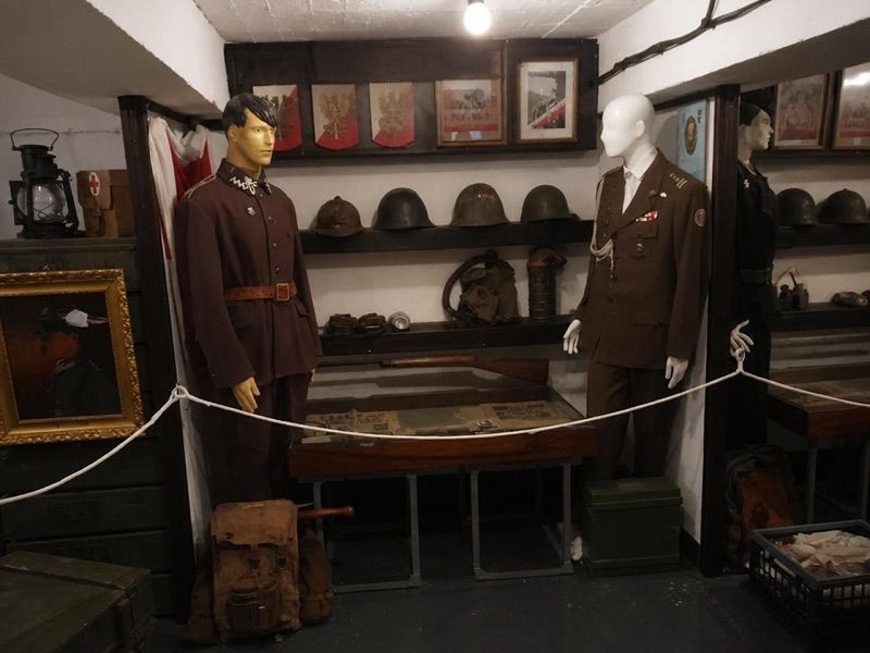 Muzeum - Schron Przeciwlotniczy, atrakcja w pobliżu dworca Skoczów