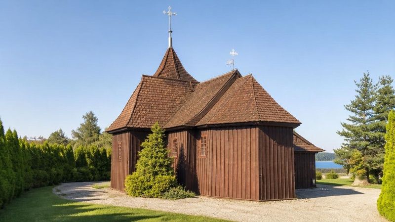 Sanktuarium Świętego Krzyża W Słupcy, atrakcja w pobliżu dworca Słupca