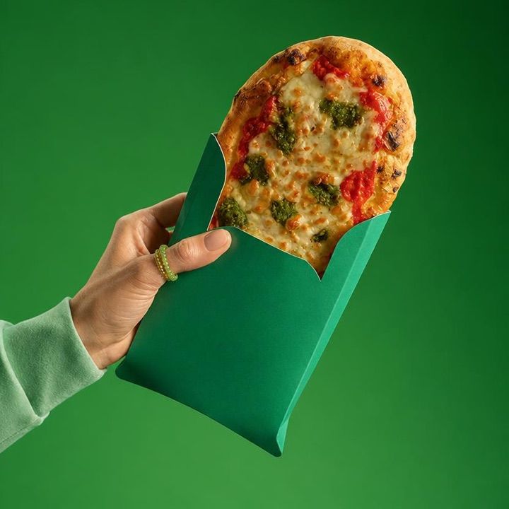 Żabka | Prosto z pieca, sklep przy dworcu Słupca