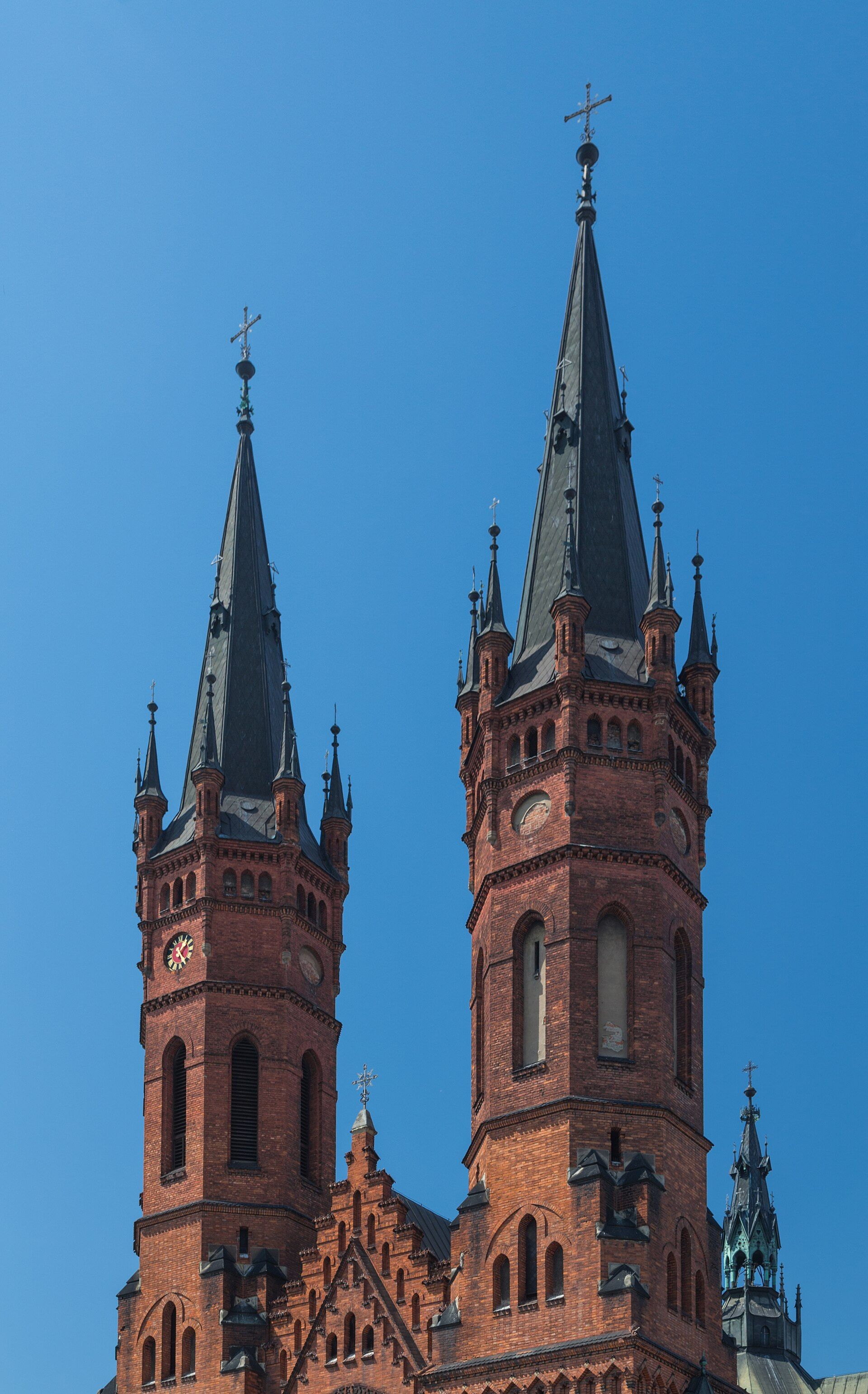 Kościół Świętej Rodziny, atrakcja w pobliżu dworca Słupsk