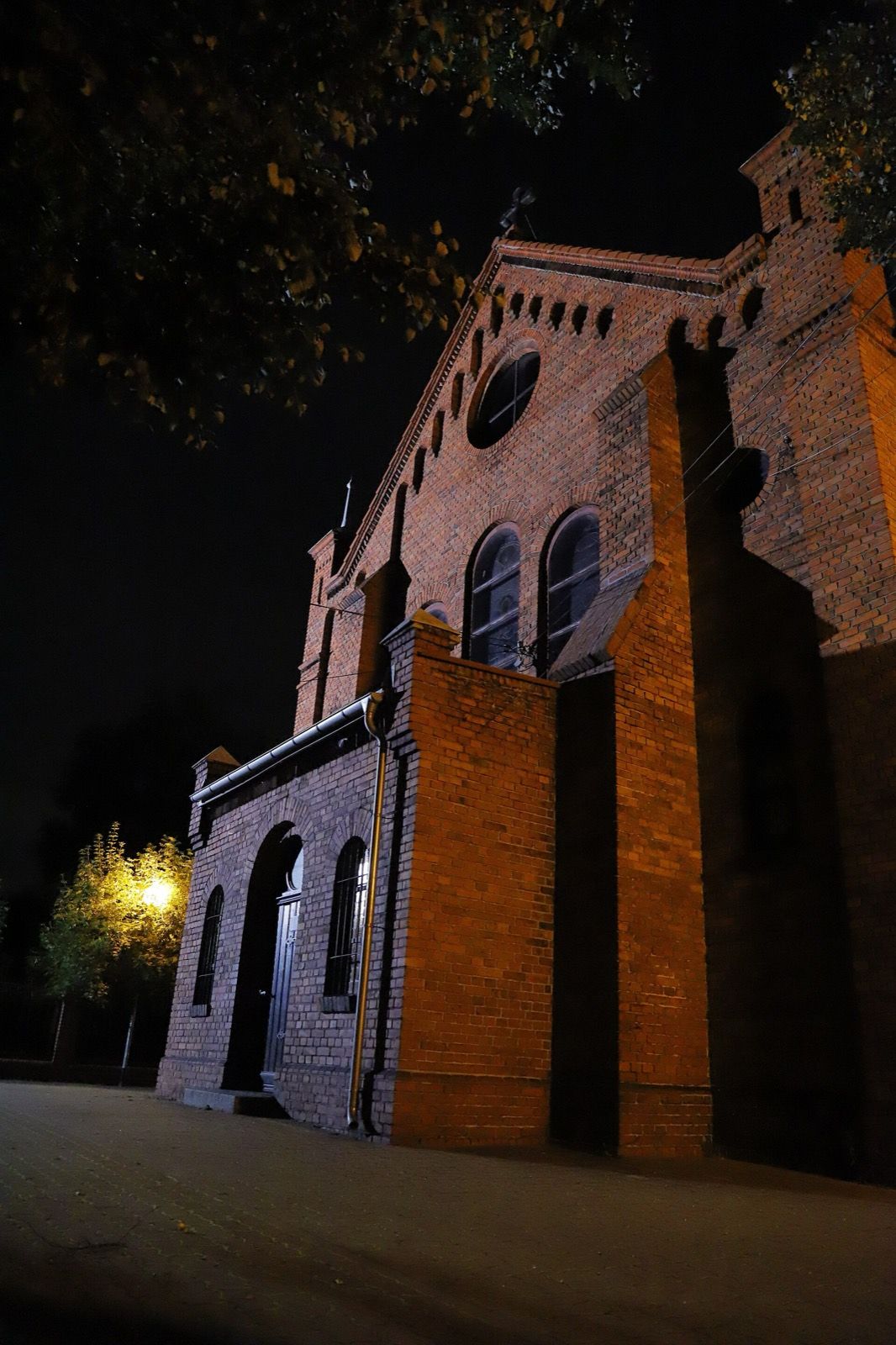 Kościół Najświętszego Serca Pana Jezusa, atrakcja w pobliżu dworca Solec Kujawski