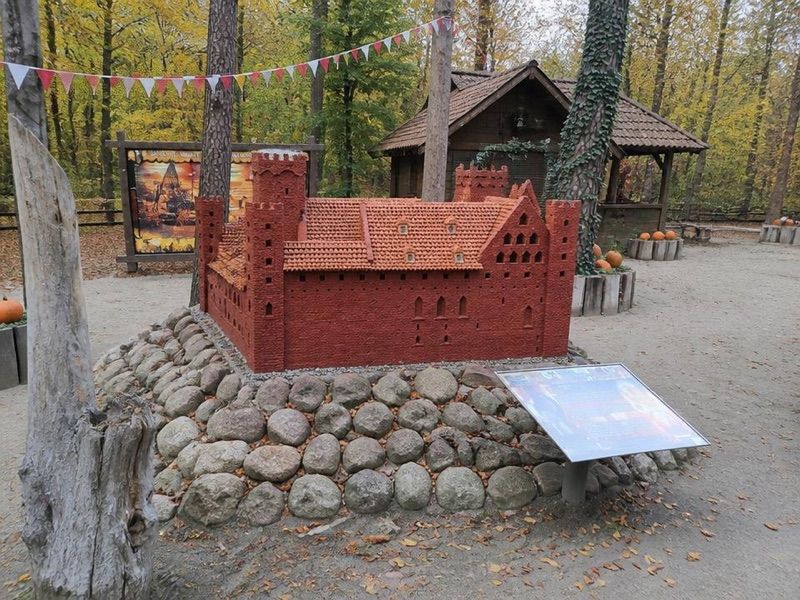 Park miniatur - Polska w miniaturze, atrakcja w pobliżu dworca Solec Kujawski