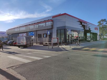 Lux. Sklep wielobranżowy PSS Społem, sklep przy dworcu Stalowa Wola Centrum