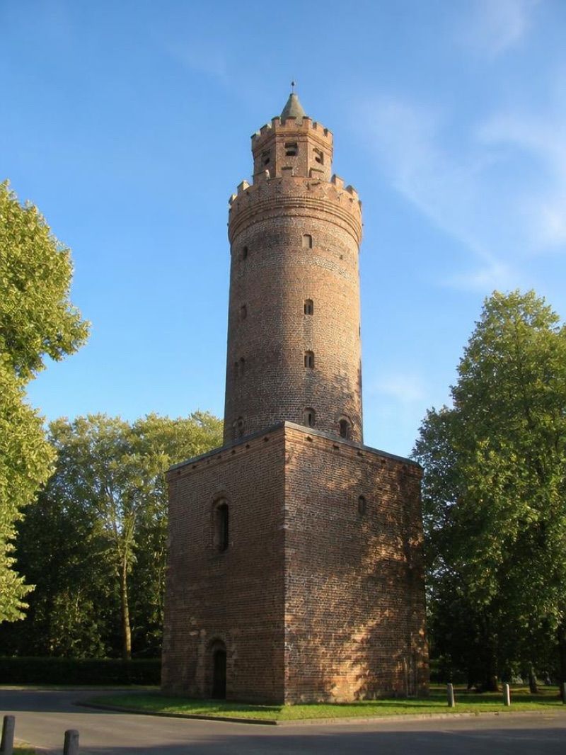 Baszta Tkaczy / Stargard, atrakcja w pobliżu dworca Stargard