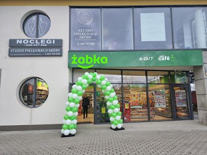 Żabka, sklep przy dworcu Stróże