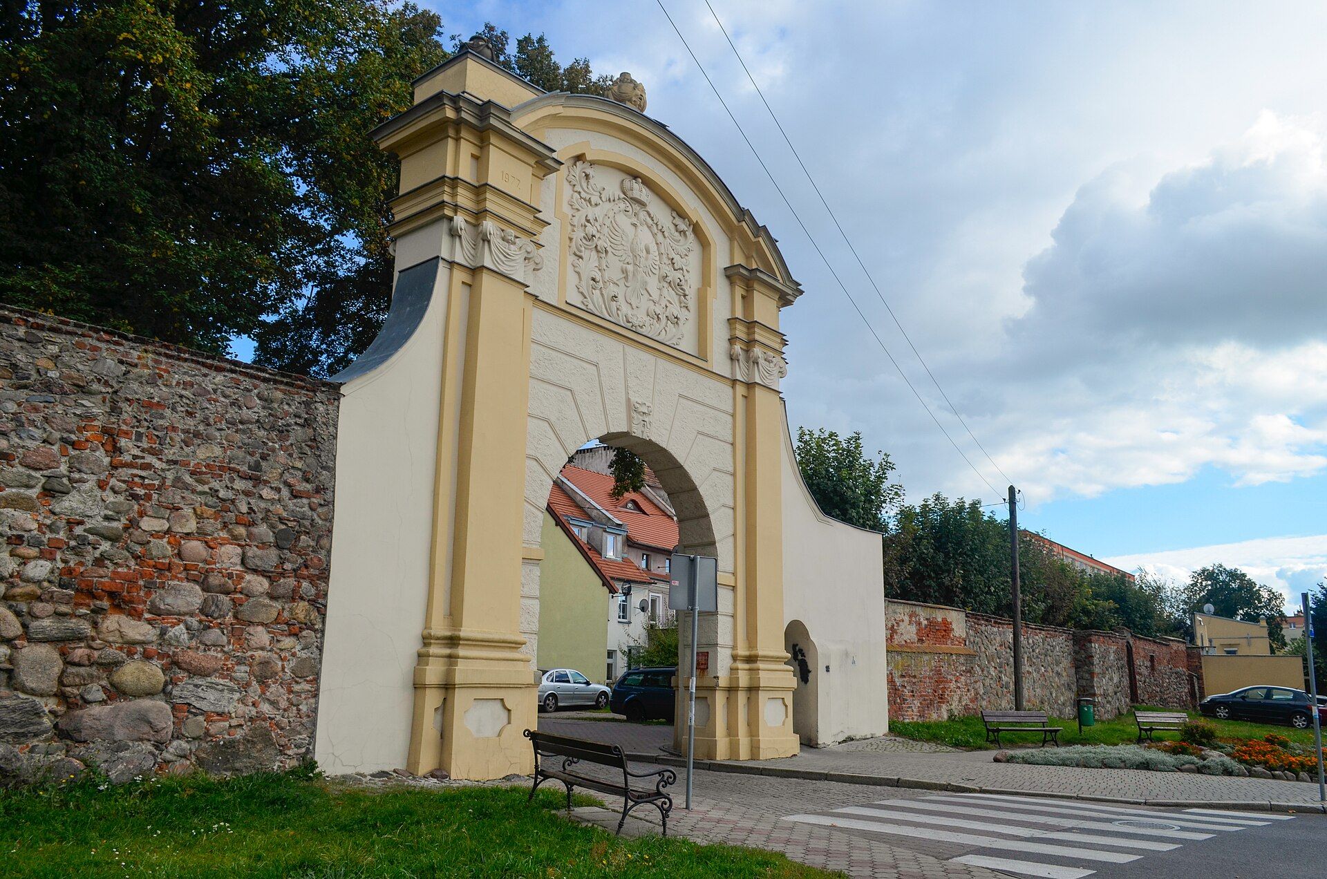 Brama Krośnieńska, atrakcja w pobliżu dworca Sulechów