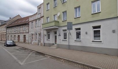 Pod Koroną. Apteka, sklep przy dworcu Świdnica Miasto