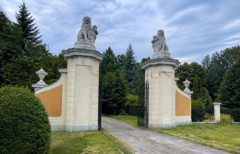 Brama Książańska (Brama Lwów), atrakcja w pobliżu dworca Świebodzice