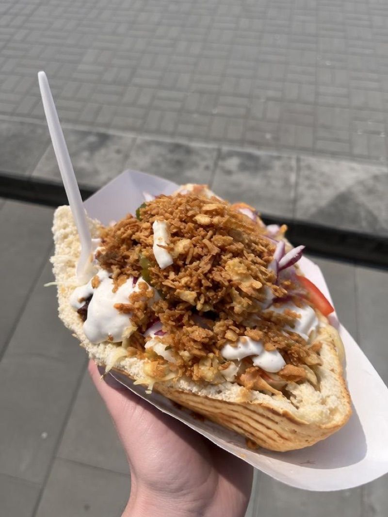 Kurcze Pieczone, okolice dworca Świebodzice