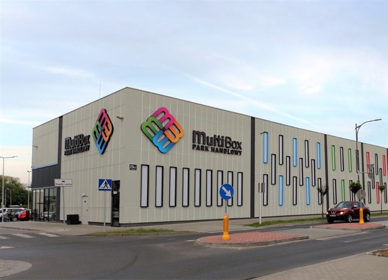 Multibox Park Handlowy - Szamotuły, galeria handlowa w pobliżu dworca Szamotuły