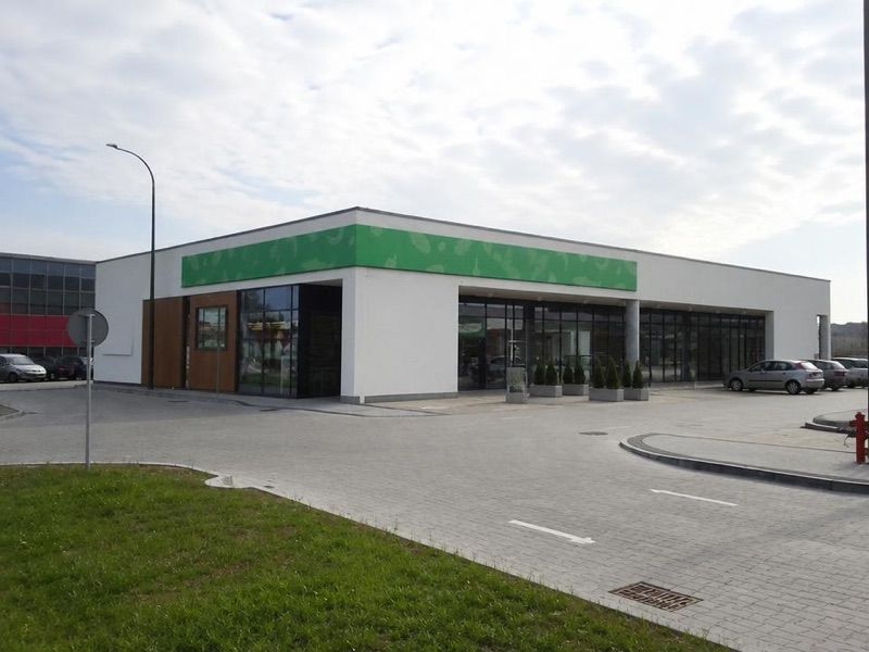 Delikatesy Centrum, sklep przy dworcu Tarnobrzeg