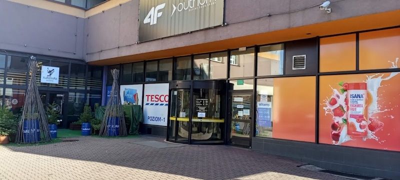 Centrum Handlowe Świt, galeria handlowa w pobliżu dworca Tarnów