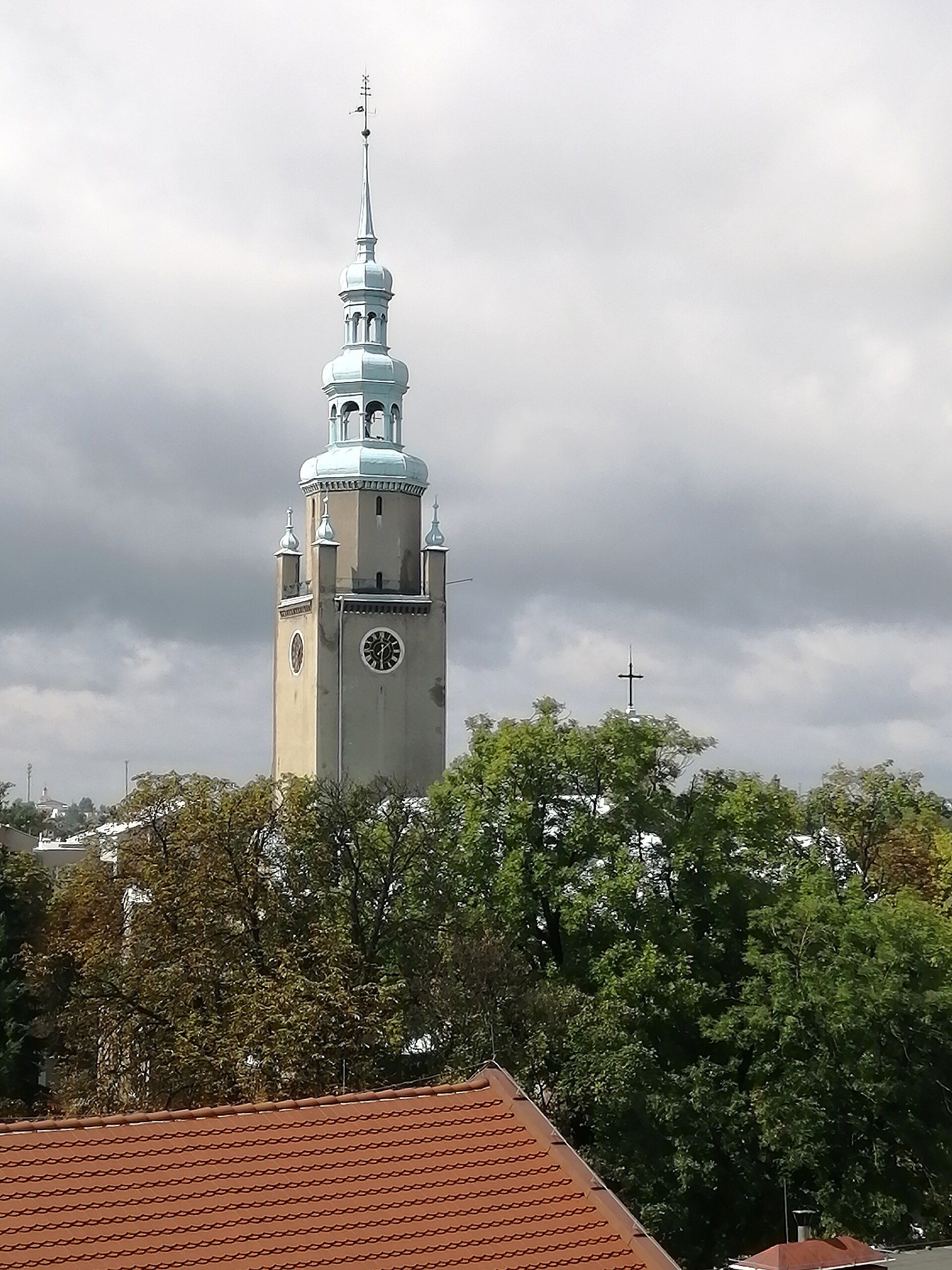 Kościół św. Apostołów Piotra i Pawła w Tarnowskich Górach, atrakcja w pobliżu dworca Tarnowskie Góry