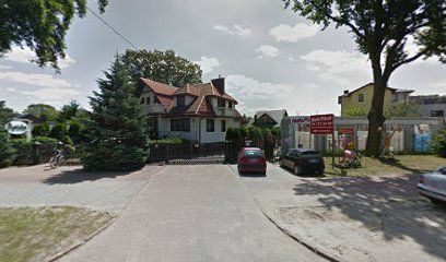 Apteka, sklep przy dworcu Tłuszcz