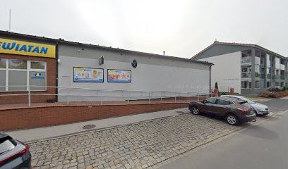 Lewiatan, sklep przy dworcu Trzcianka