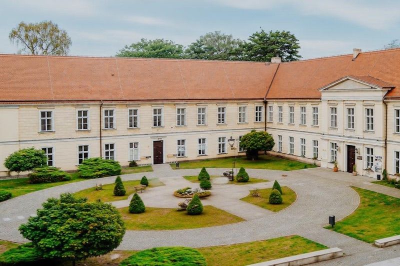 Pałac Książęcy w Trzebiatowie, atrakcja w pobliżu dworca Trzebiatów