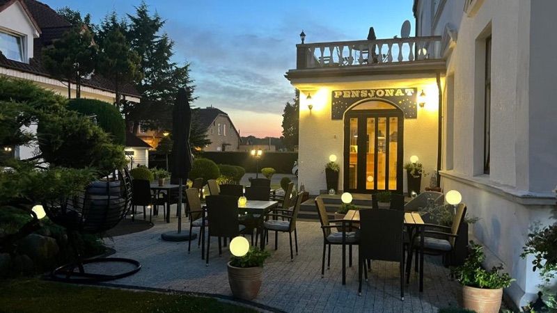 Pensjonat Pod Wozem, hotel blisko dworca Trzebiatów