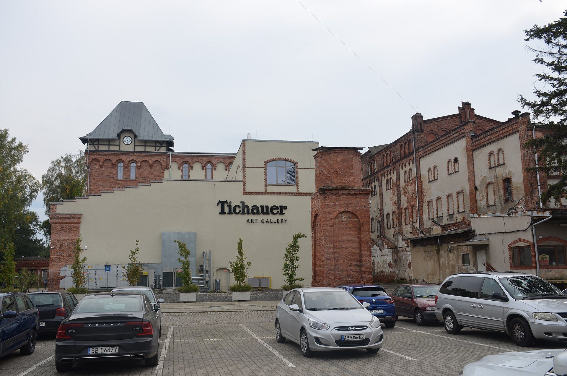 Tichauer Art Gallery, atrakcja w pobliżu dworca Tychy