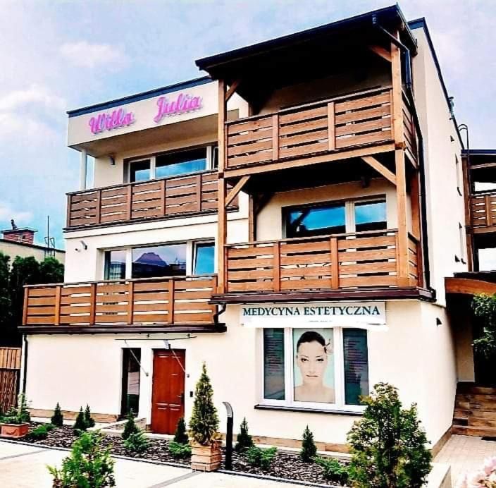 Willa Julia-pokoje w centrum, ogród, sauna, grill, hotel blisko dworca Ustroń Polana