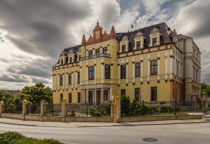 Pałac Tielscha, atrakcja w pobliżu dworca Wałbrzych Miasto