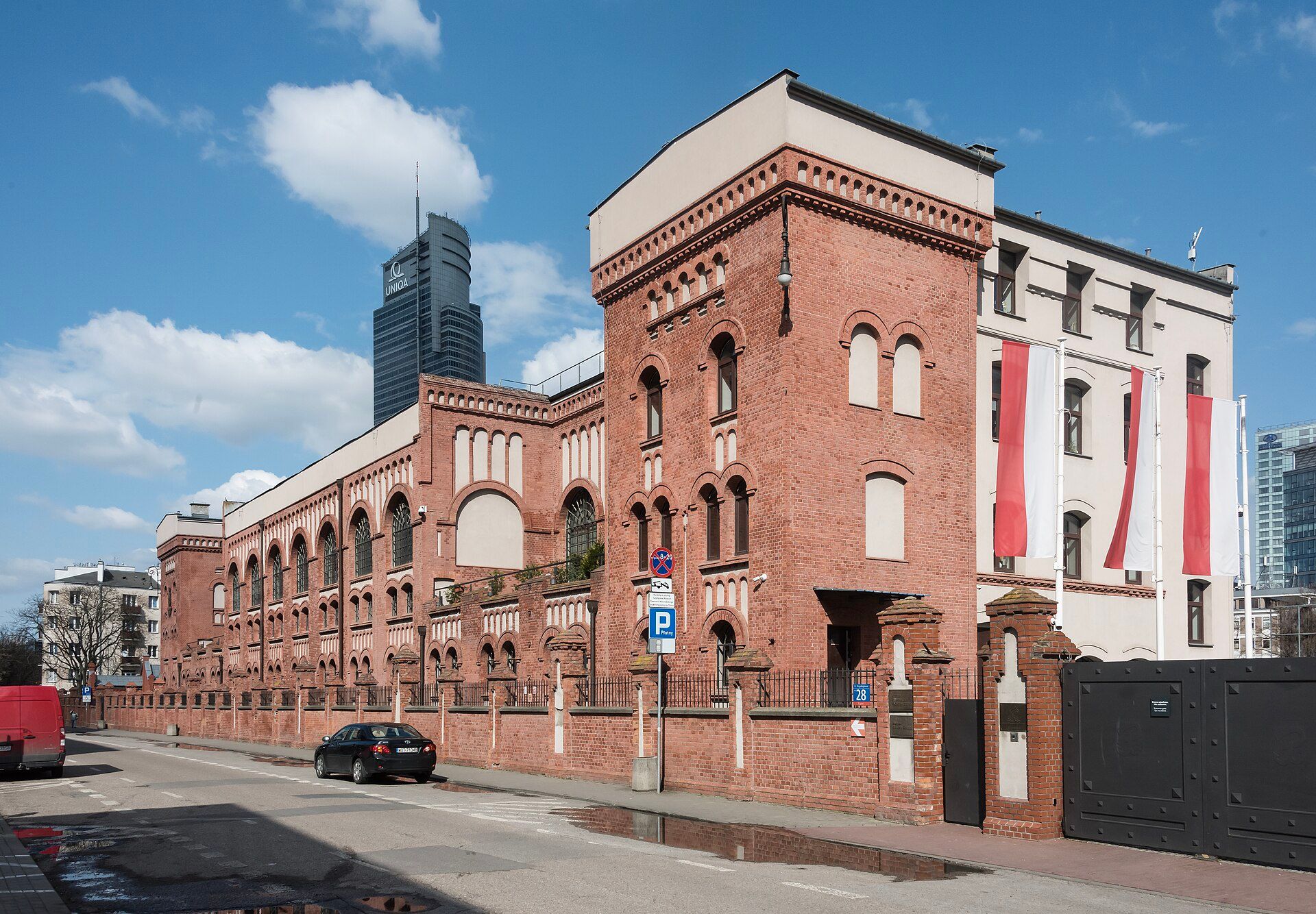 Muzeum Powstania Warszawskiego, atrakcja w pobliżu dworca Warszawa Główna