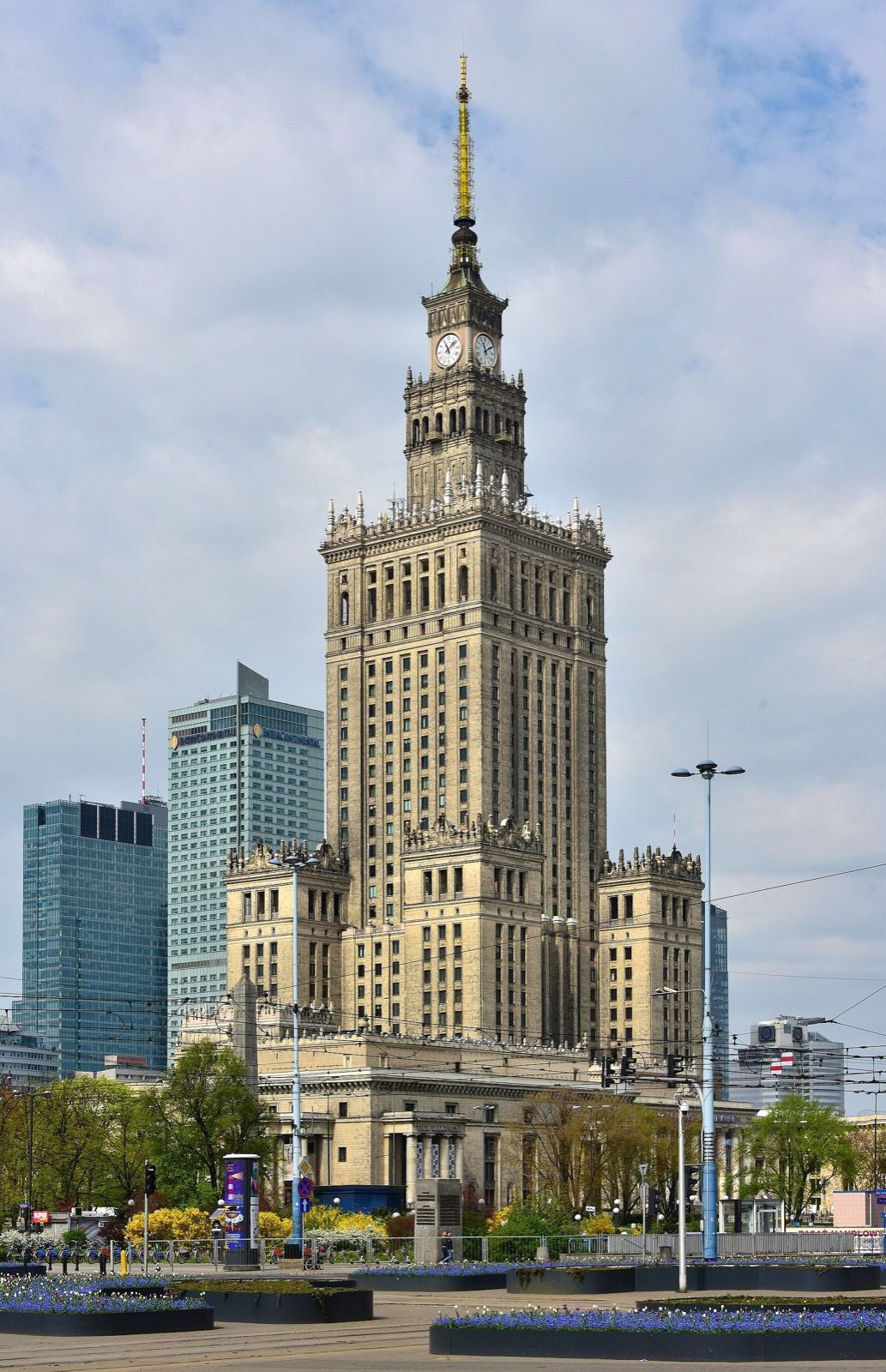 Pałac Kultury i Nauki, atrakcja w pobliżu dworca Warszawa Główna