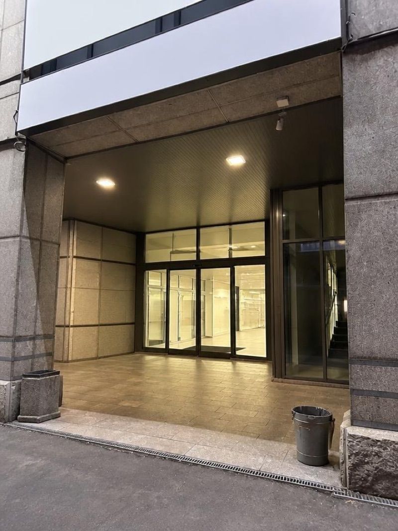 Biedronka, sklep przy dworcu Warszawa Główna