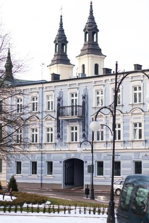 Pod Ratuszem, hotel blisko dworca Wieluń