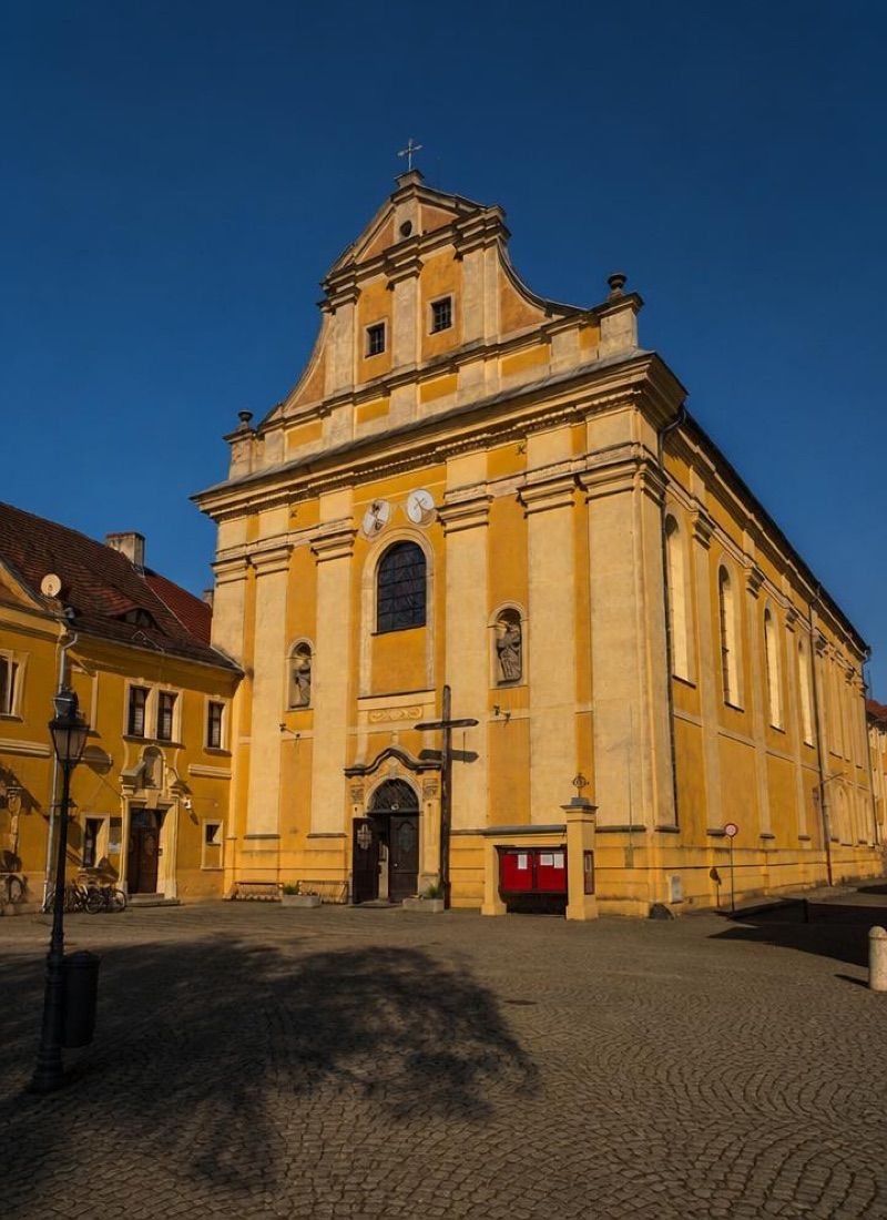 Kościół św. Karola Boromeusza w Wołowie, atrakcja w pobliżu dworca Wołów