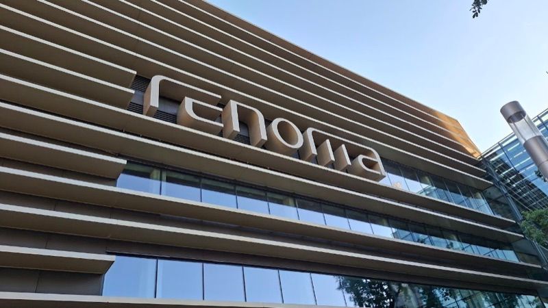 Renoma, galeria handlowa w pobliżu dworca Wrocław Główny