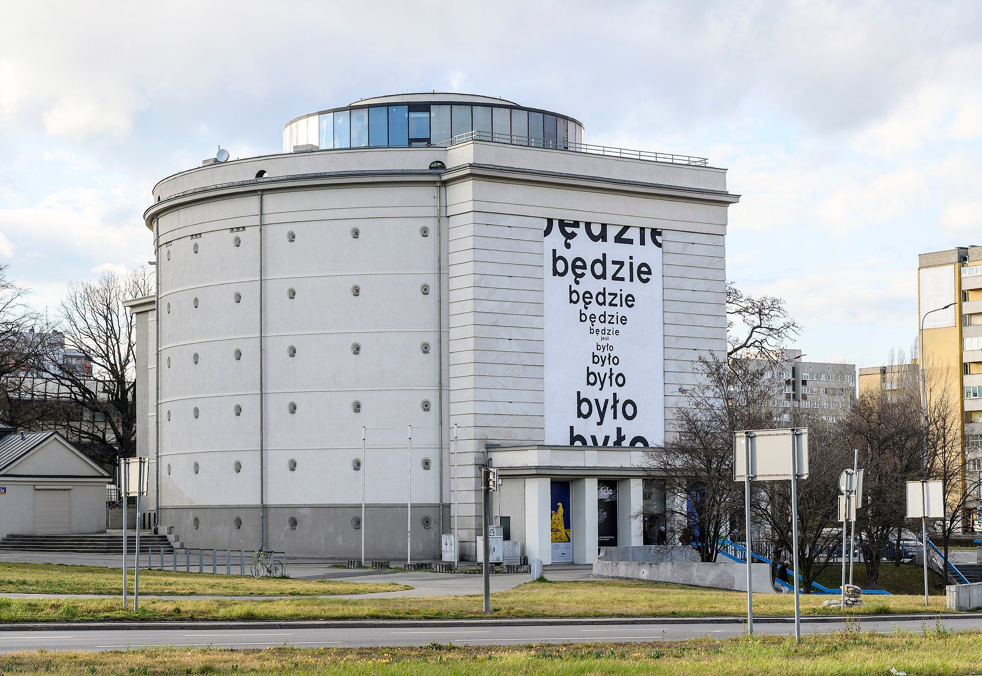 Muzeum Współczesne Wrocław, atrakcja w pobliżu dworca Wrocław Mikołajów