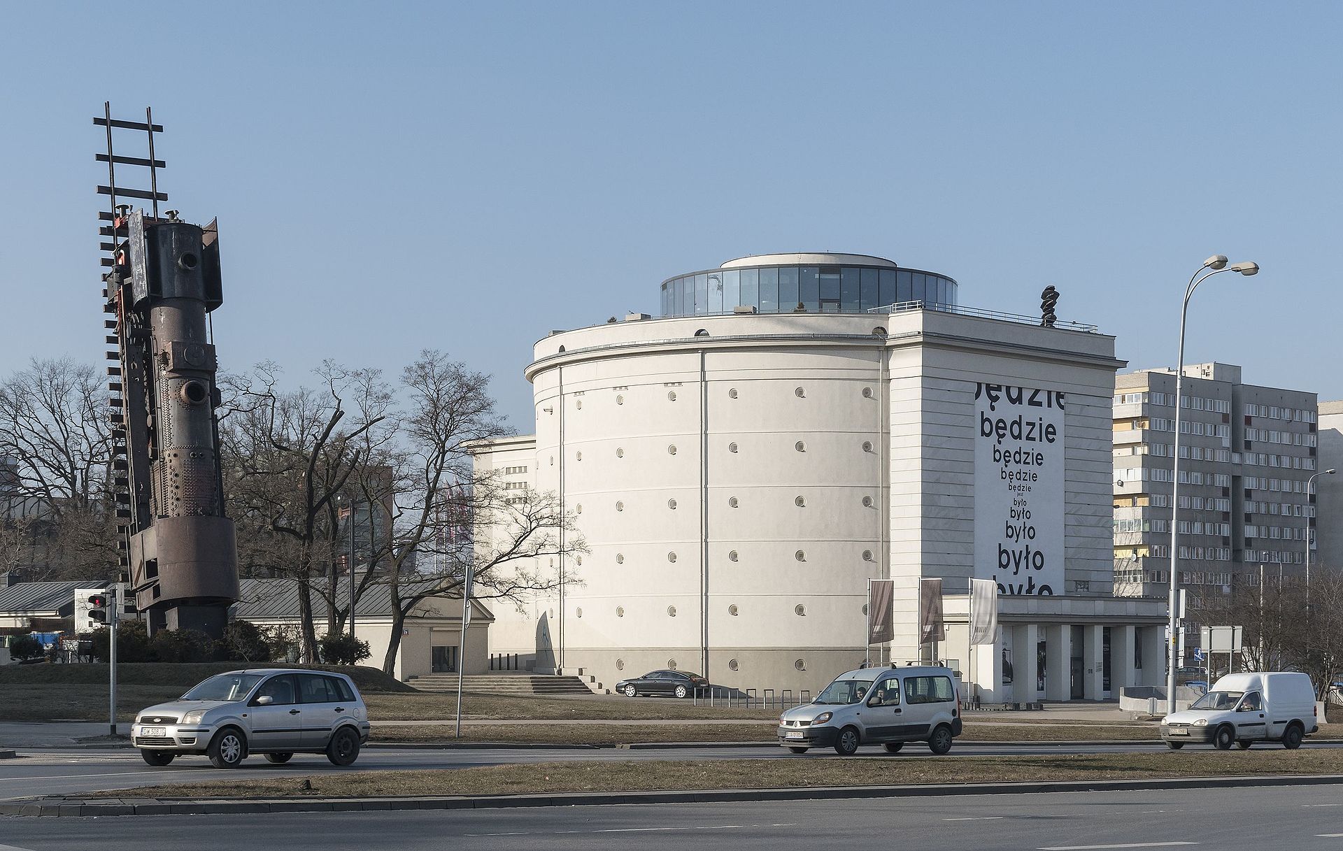 Rzeźba „Pociąg do nieba”, atrakcja w pobliżu dworca Wrocław Mikołajów