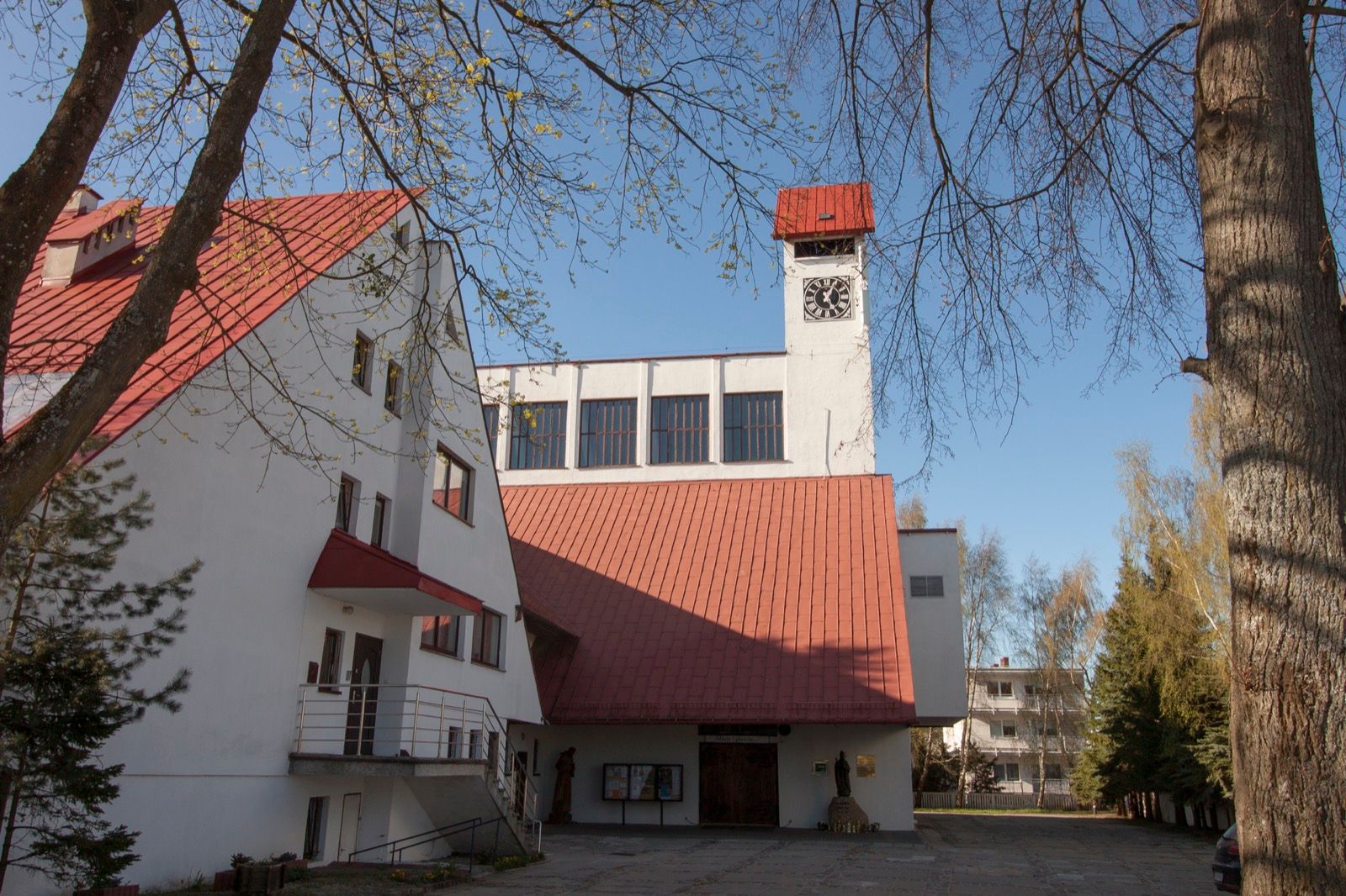 Kościół pw. Św. Urszuli Ledóchowskiej, atrakcja w pobliżu dworca Wronki