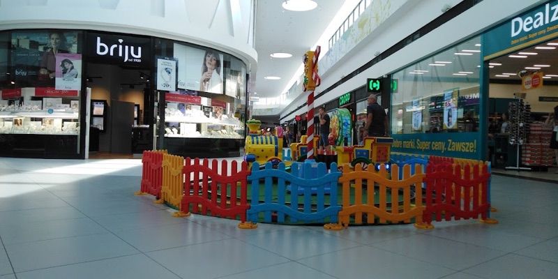 Karuzela, galeria handlowa w pobliżu dworca Września