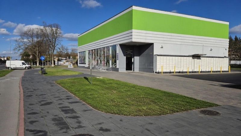 Stokrotka, sklep przy dworcu Zamość Starówka