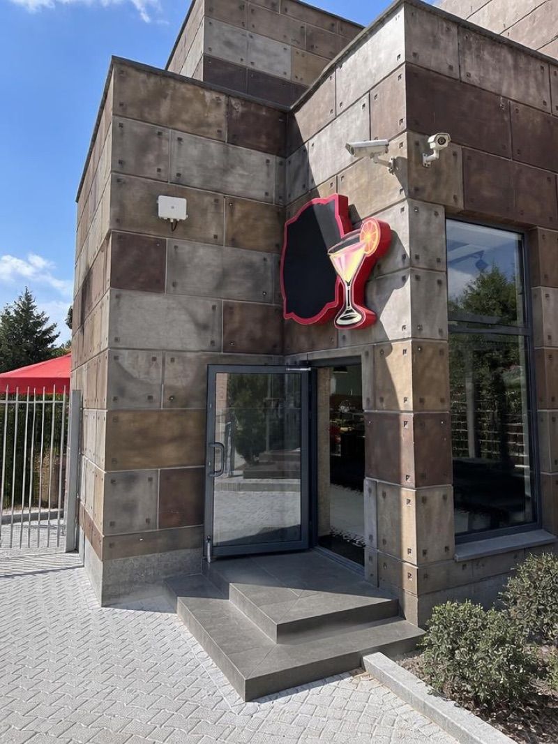 Lifepub, okolice dworca Zator Park Rozrywki