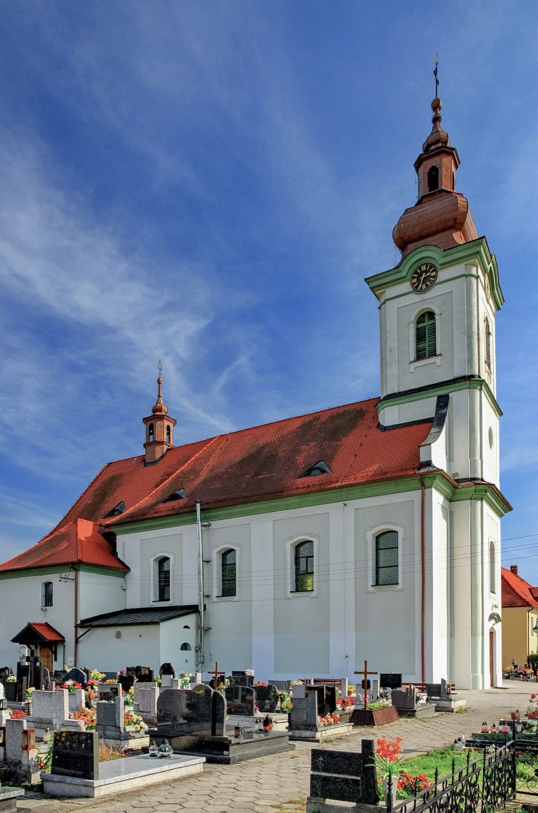Kościół Wniebowzięcia NMP w Zebrzydowicach, atrakcja w pobliżu dworca Zebrzydowice
