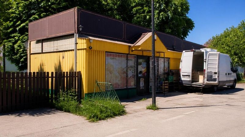 Mini Market, sklep przy dworcu Zebrzydowice